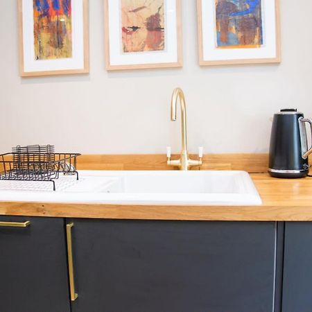 Апартаменты Unique 2 Bed In The Heart Of Bath With Parking Экстерьер фото
