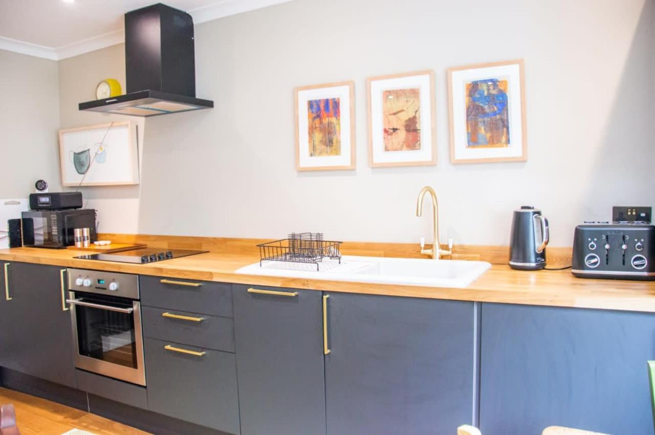 Апартаменты Unique 2 Bed In The Heart Of Bath With Parking Экстерьер фото