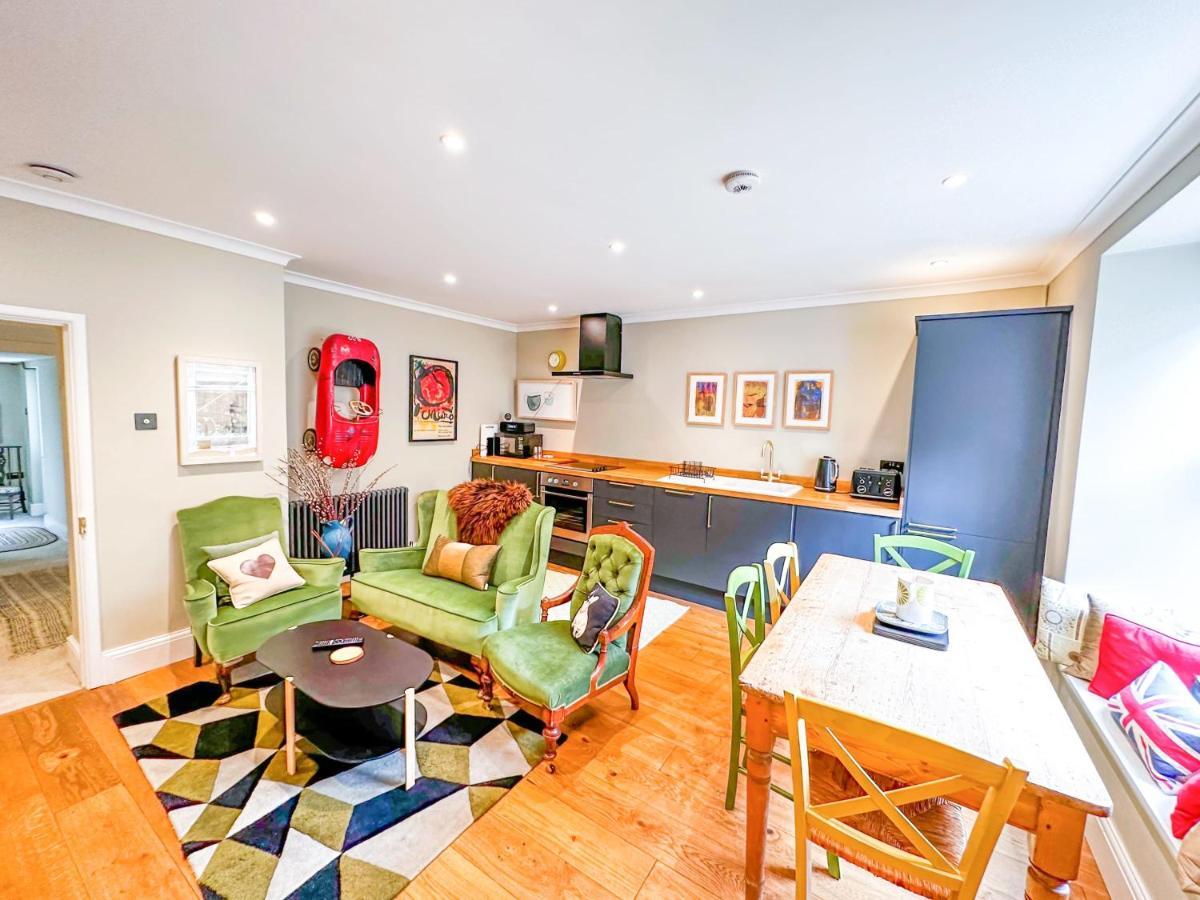 Апартаменты Unique 2 Bed In The Heart Of Bath With Parking Экстерьер фото
